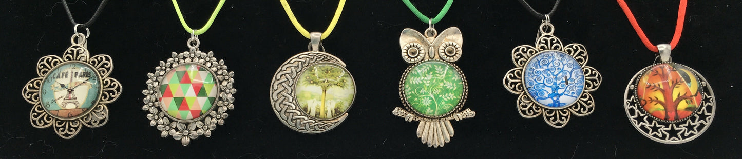 Glass Cabochon in cameo setting